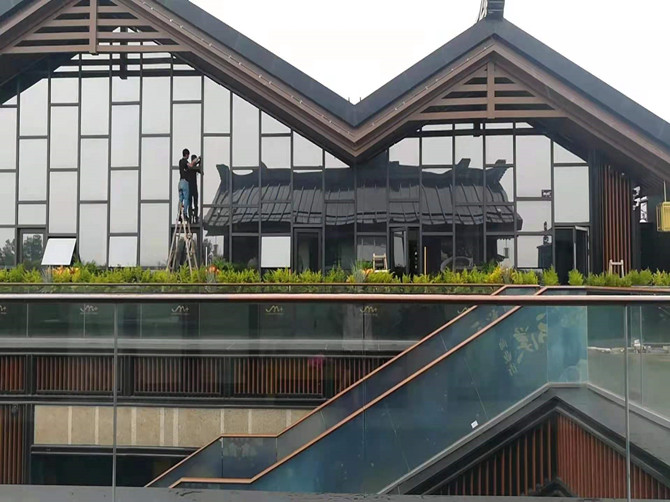 幕墙玻璃隔热安全防爆贴膜工程